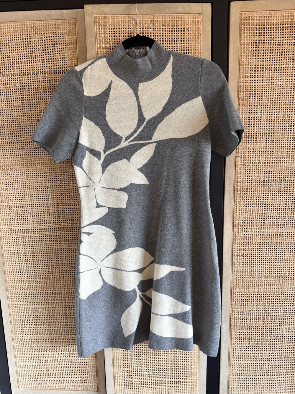 Anthropologie Gray Knit Floral Short-Sleeve Dress